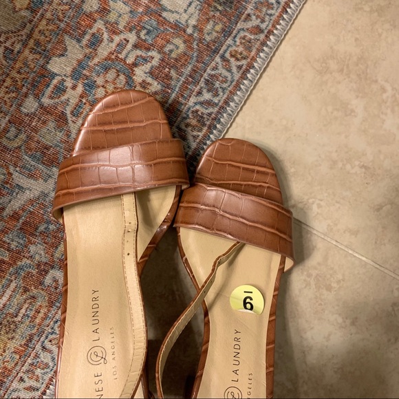 Chinese Laundry - Crocodile embossed heeled sandal - Picture 3 of 5